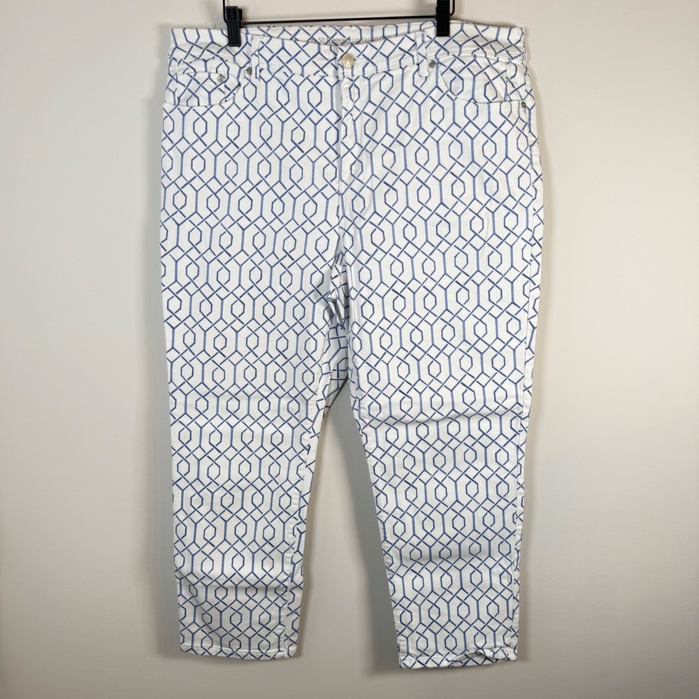 Chico's The So Slimming Girlfriend Crop‎ Pants Size 3 White Blue Geometric Print